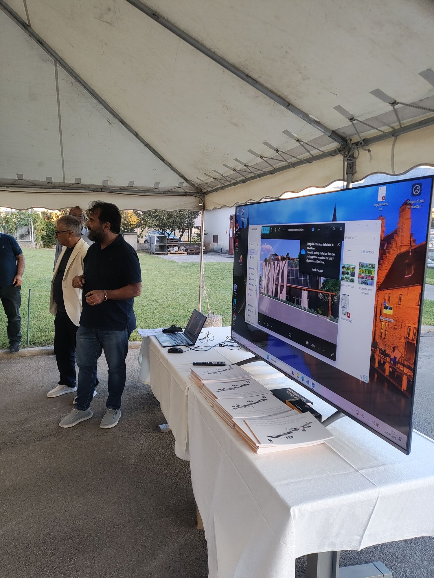 Presentation of the second-place project on a screen